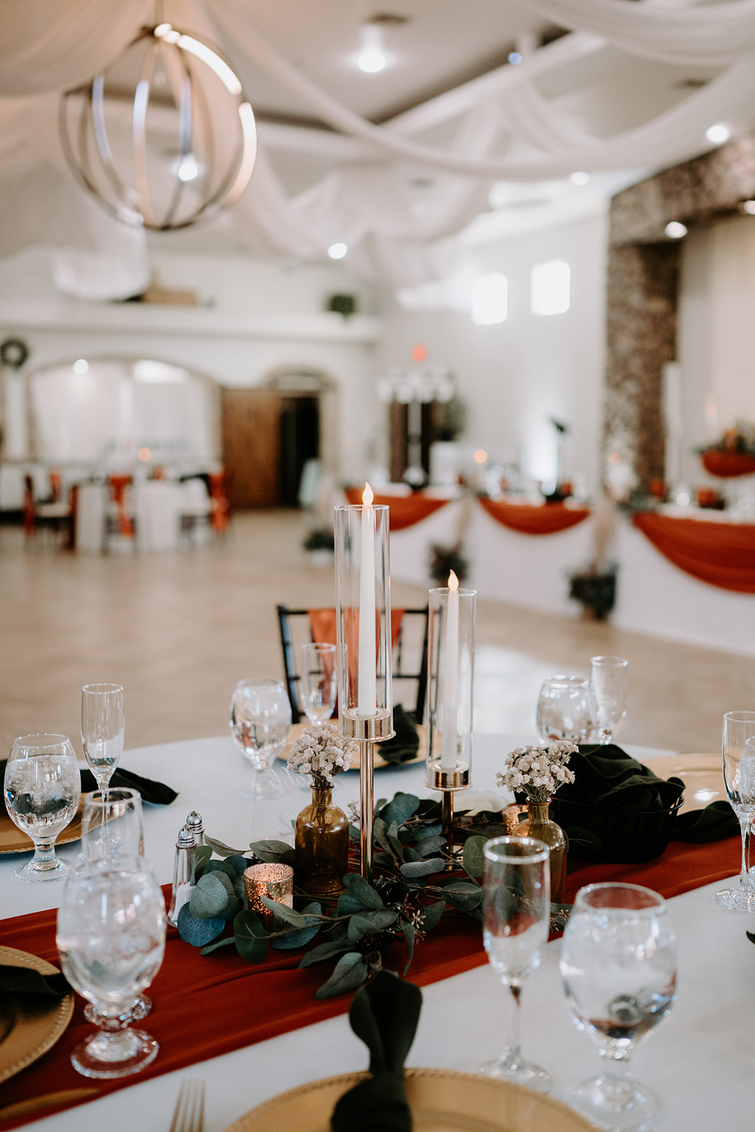 Desert friendly recreation table decor