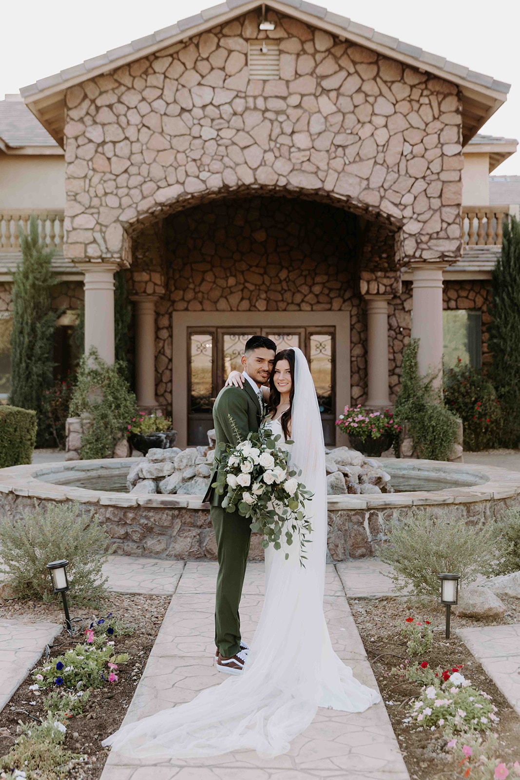 Bride and groom portraits at superstition manor
