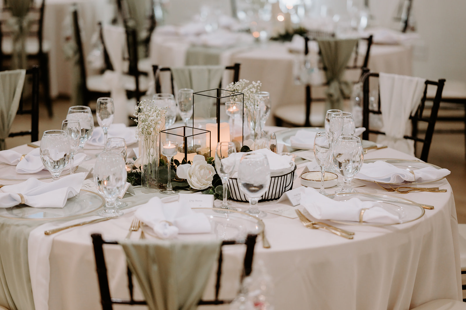 Reception table decor