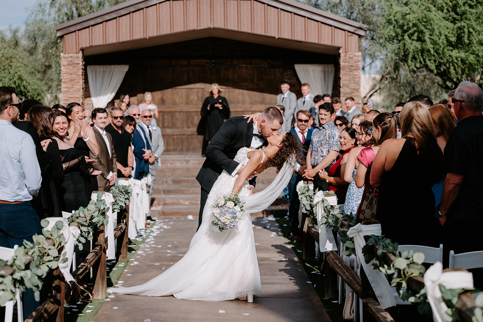 Ceremony kiss